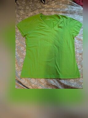 Green Prospirit V-neck Shirt
